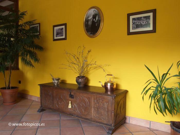 Hotel Villa De Cabrales اريناس دي كابراليس المظهر الخارجي الصورة
